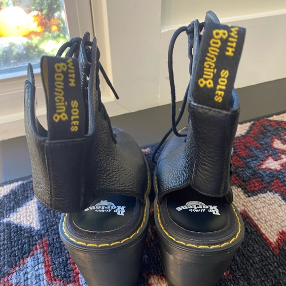Dr. Martens Carmelita Open Heel Lace - Picture 2 of 10